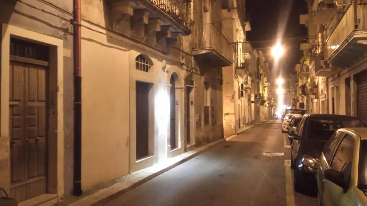 Casa Dell'Aquila Barocca Lägenhet Ragusa Exteriör bild