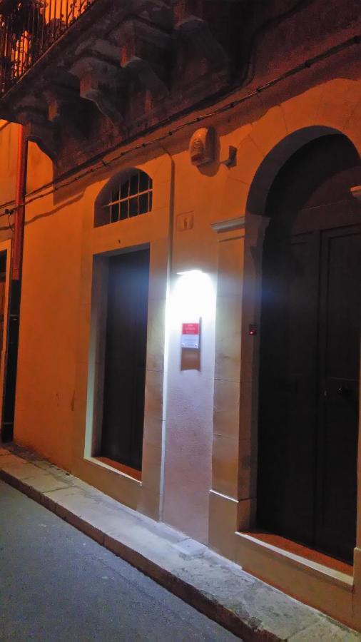 Casa Dell'Aquila Barocca Lägenhet Ragusa Exteriör bild