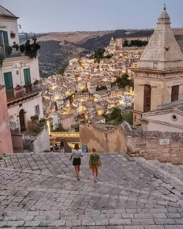 Casa Dell'Aquila Barocca Lägenhet Ragusa Exteriör bild