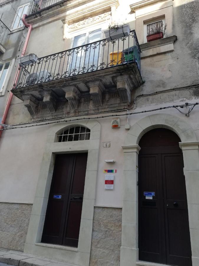 Casa Dell'Aquila Barocca Lägenhet Ragusa Exteriör bild