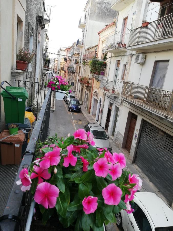Casa Dell'Aquila Barocca Lägenhet Ragusa Exteriör bild